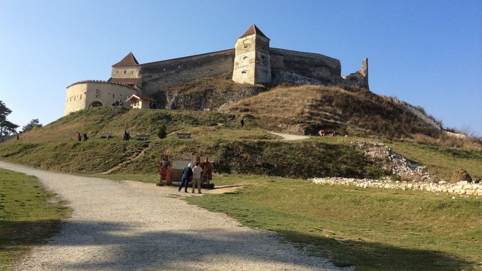 Cetatea Râşnov devine primul obiectiv din România acceptat în Reţeaua Europeană Forte Cultura