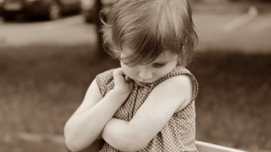 Autismul, o afecţiune care nu se poate trata, dar poate fi ţinută sub control