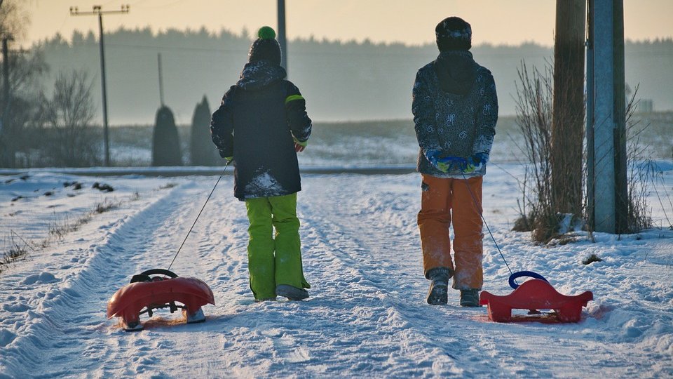 Botoşani: Cursurile se suspendă joi în toate unităţile de învăţământ, din cauza condiţiilor meteo