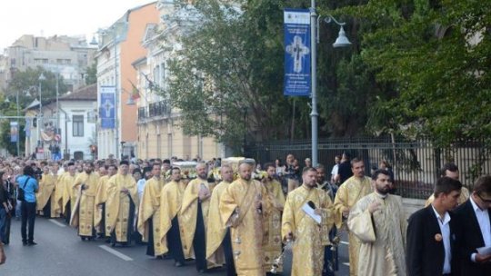 Procesiune religioasă de Florii sâmbătă, pe străzile din Râmnic