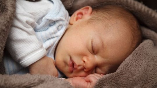 S-a născut primul bebeluş cu ADN de la trei persoane