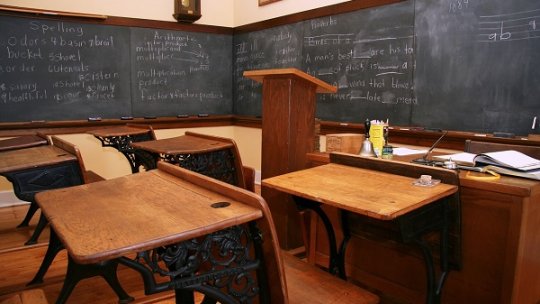 Greva din învăţământ continuă