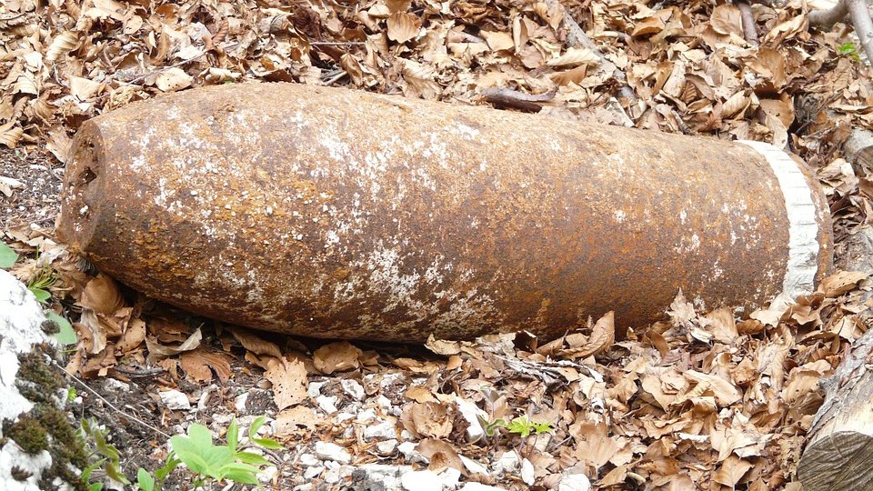 În judeţul Giurgiu, localnicii au descoperit zeci de elemente de muniţie din cel de-al Doilea Război Mondial