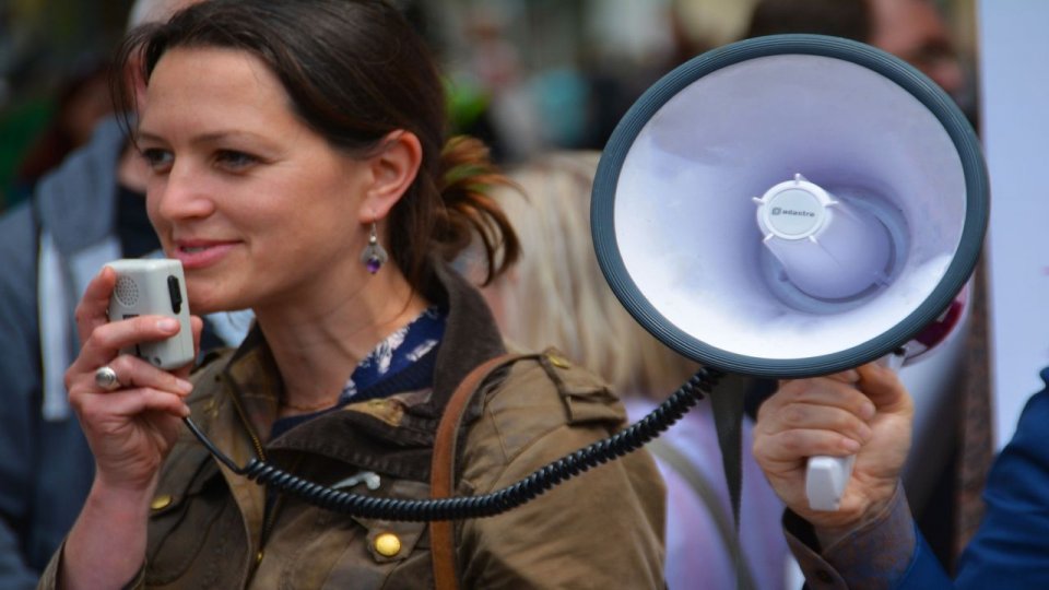 Sindicatele din Educaţie au suspendat greva. Guvernul va aproba ordonanţele de urgenţă privind majorările salariale