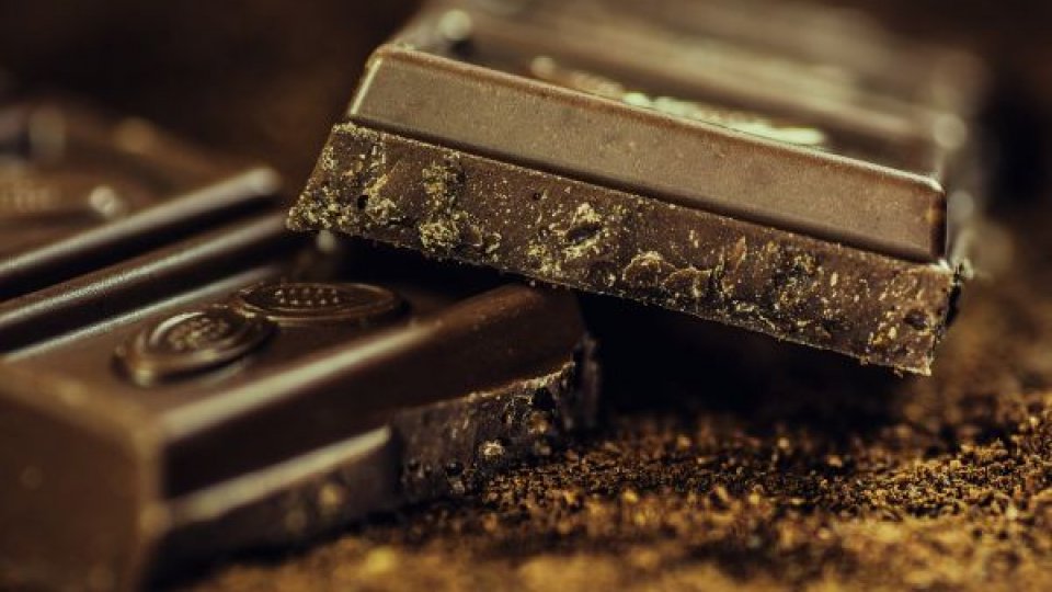 Consumul de ciocolată neagră aduce avantaje sănătății