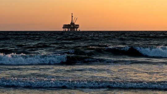 Virgil Popescu: Vom exploata gazele din Marea Neagră. Greenpeace afirmă că proiectul reprezintă o ameninţare pentru Litoral