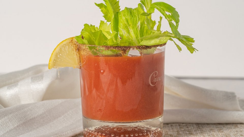 De ce este Bloody Mary cocktailul ideal în avion?