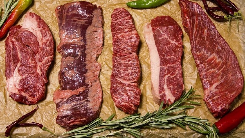 Carnea gătită la temperaturi ridicate crește riscul de cancer la rinichi