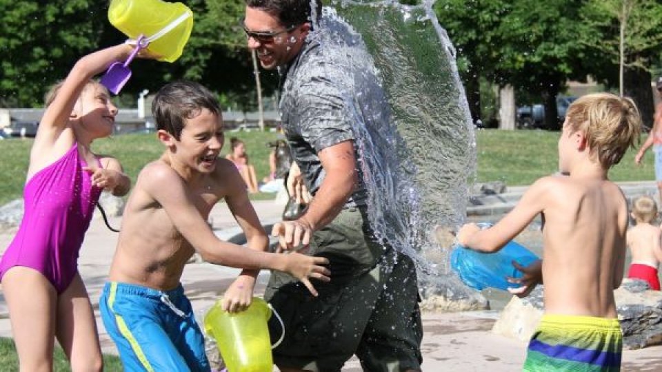 Șapte din zece adolescenţi din mediul rural se simt singuri în perioada vacanţei de vară