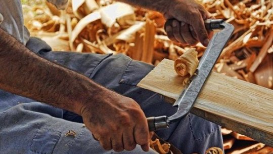 Târg al meşterilor populari, organizat cu ocazia Festivalului internaţional 'Cântecul de dragoste de-a lungul Dunării'