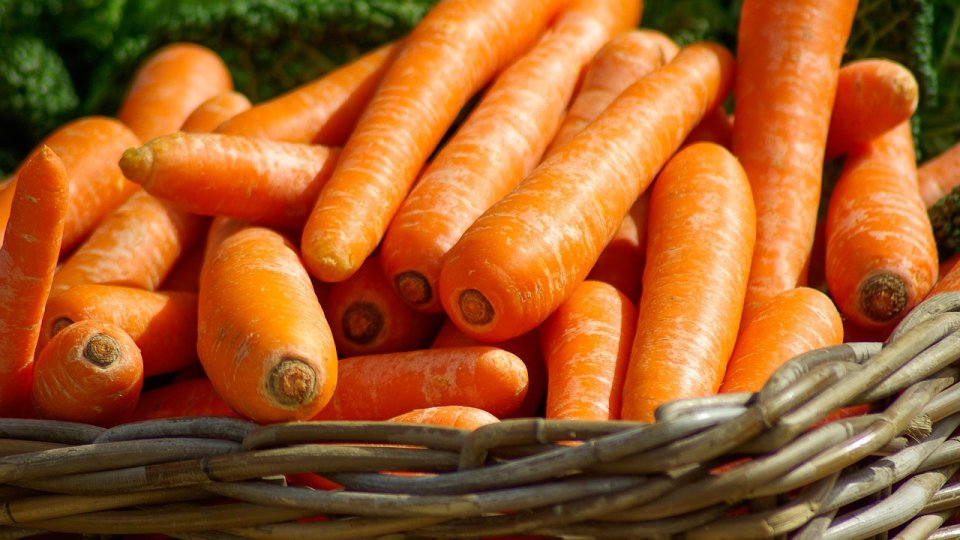 De ce este bine să consumi morcovi, cât mai des