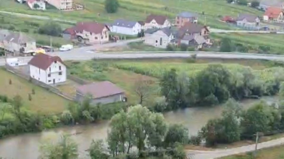 Atenţionare hidrologică: Cod portocaliu de inundaţii pe râuri din 9 judeţe - Cod galben pe râuri din 27 de judeţe
