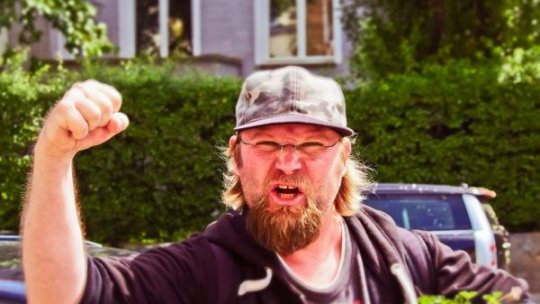 Lege: Pedepse pentru incitare la violenţă, ură sau discriminare şi pe criteriul de opinie politică