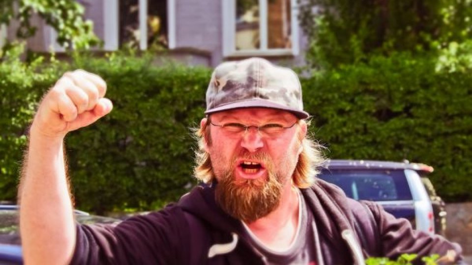 Lege: Pedepse pentru incitare la violenţă, ură sau discriminare şi pe criteriul de opinie politică