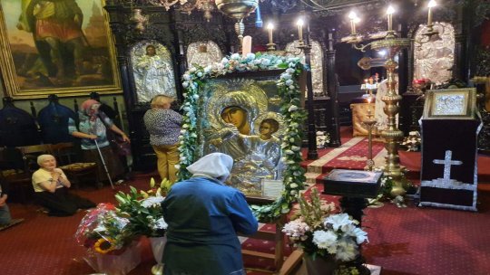 Icoana făcătoare de minuni de la muntele Athos a ajuns la Pitești
