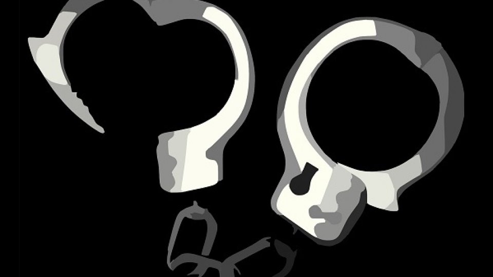 Giurgiu: Doi tineri, reţinuţi pentru furt, proxenetism şi şantaj