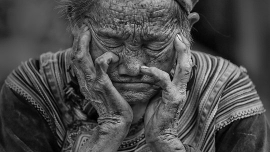 Somnul deficitar la vârstnici ar putea avea un impact asupra creierului