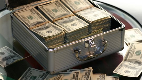 Poliţia Română atrage atenţia asupra unor noi metode de înşelăciune prin promiterea de investiţii profitabile