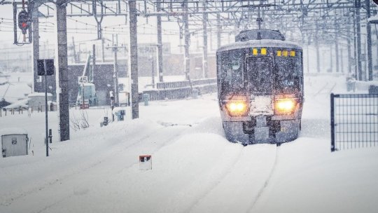 Vremea nefavorabilă afectează mersul trenurilor