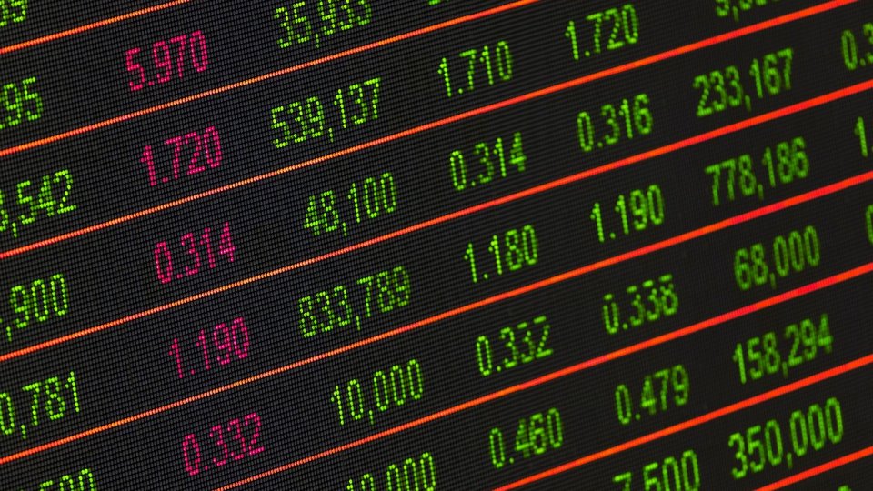 Evoluţii financiar-bancare şi bursiere