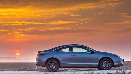 Scăderi la bursă pentru constructorii auto europeni după ce Trump a promis că va introduce tarife