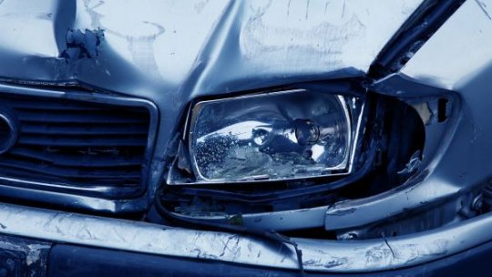 Accident tragic pe DN2: A fost implicată o maşină "Şcoală", 5 persoane decedate