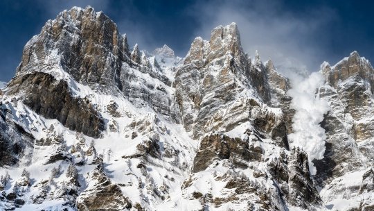 Pericol de avalanşe în Făgăraş şi Bucegi