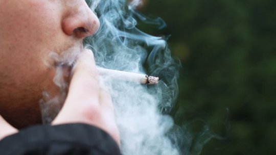 Restricții mai dure pentru fumatul în spațiile publice