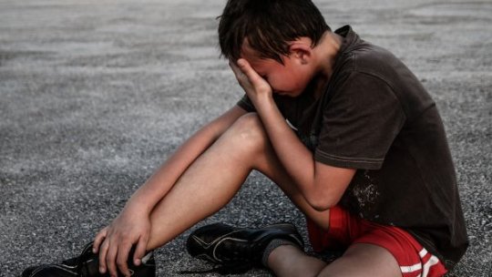 Peste 5.000 de apeluri la numărul unic destinat cazurilor de abuz împotriva copiilor