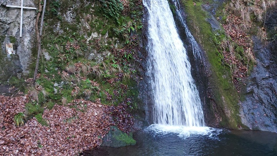 Livrarea apei minerale terapeutice din staţiunea Băile Herculane, sistată de Agenţia Naţională pentru Resurse Minerale