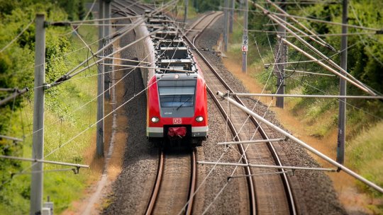 CFR Călători suplimentează numărul trenurilor în minivacanţa de 1 Mai şi Paşte