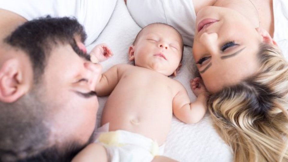 Concediul paternal devine drept pentru toți tații care au statutul de salariat