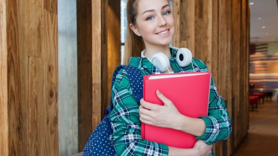 Stimulente atrăgătoare pentru angajarea elevilor și studenților, pentru perioada estivală