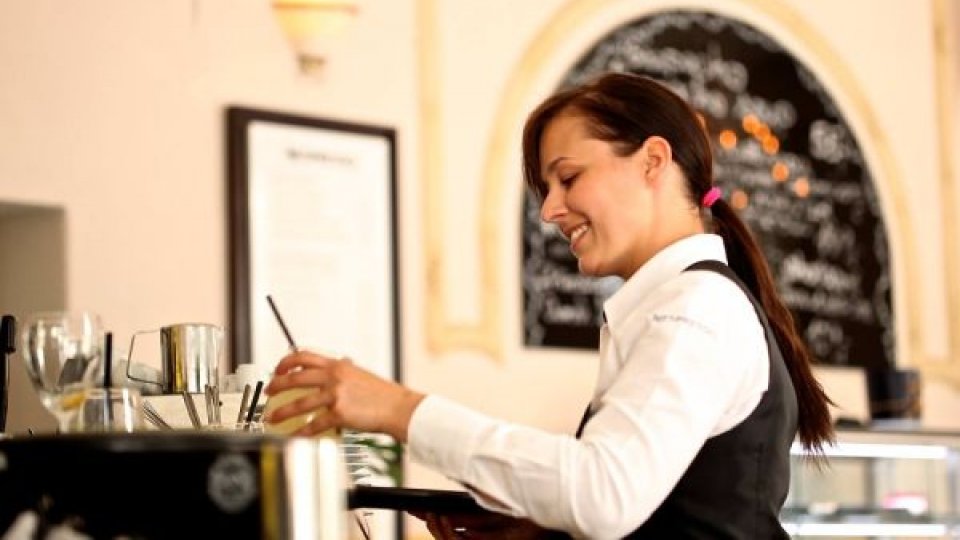 Industria alimentară și retailul, principale domenii pentru joburile de vară ale tinerilor