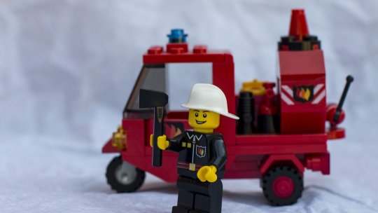 Giurgiu: Două case au ars la Dărăşti; pompieri au acţionat cu şapte autospeciale pentru stingerea incendiului