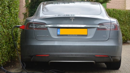 Înmatriculările de autoturisme full electrice au scăzut cu 46%, în iunie