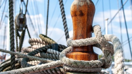 Ziua Marinei este sărbătorită în marile oraşe port de la malul Mării Negre sau de pe Dunăre