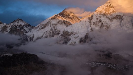 Un sat Sherpa din regiunea Everest, inundat după ce un lac glaciar şi-a spart malurile