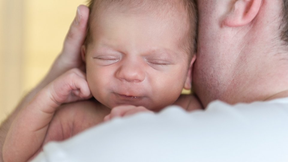 „Baby blues” și depresia părinților de nou-născuți