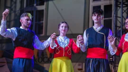 Uniunea Elenă din România participă cu două coruri şi 17 ansambluri de dansuri tradiţionale la ProEtnica