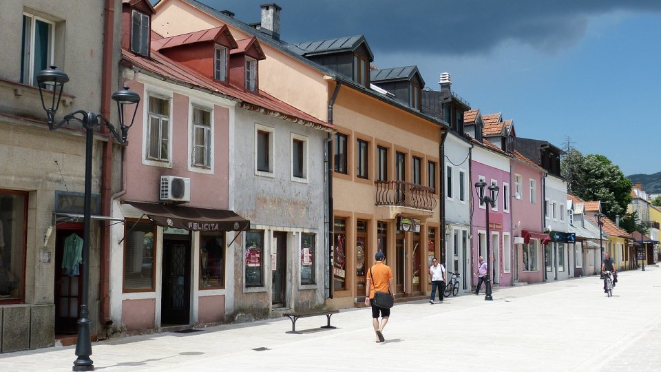 Muntenegru: Atac armat într-un bar, mai mulţi morţi