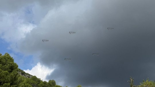 Rafale puternice de vânt în Banat şi Crişana, avertizare meteo cod galben de la noapte