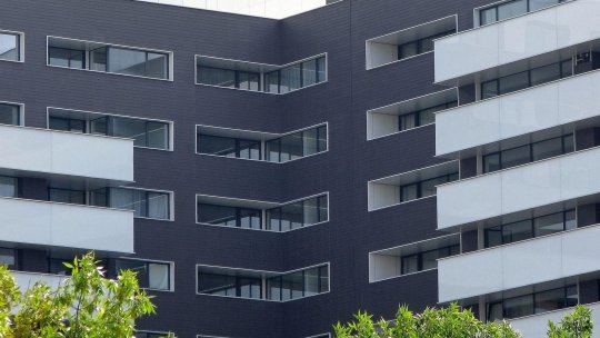 Impozite mai mari în Arad din 2026: cât va plăti un proprietar de apartament cu două camere