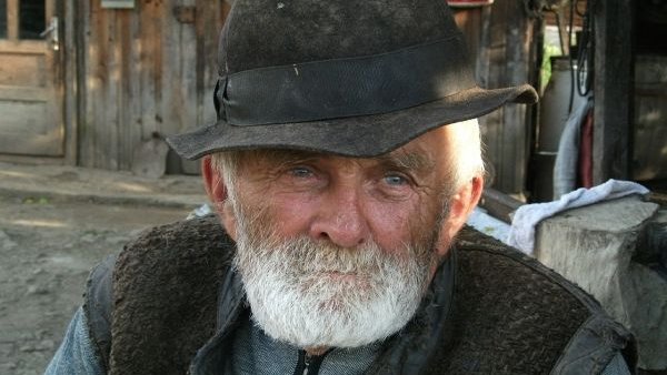 Între realitate și speranță: cum trăiesc oamenii satului românesc astăzi