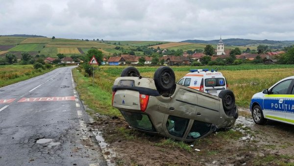 Tragedie pe șoselele din Bistrița-Năsăud în a doua zi de Crăciun. Doi tineri și-au pierdut viața