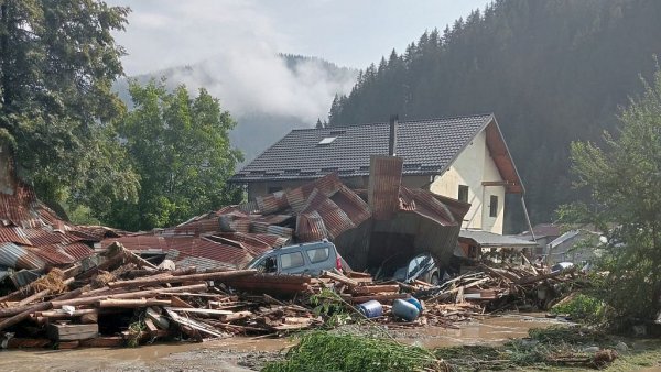 Despăgubirile pentru incendii și dezastre naturale au crescut exploziv în prima parte a anului