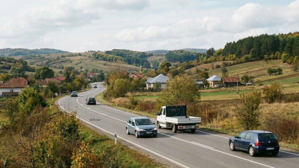 Incendiu pe autostrada A1 la o cisternă încărcată cu combustibil