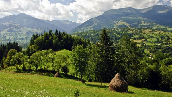 Cât mai costă să petreci Crăciunul și Revelionul în pensiunile rurale din România