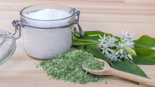 Mai mulţi hoţi de leurdă au fost reţinuţi în estul Germaniei după ce au furat 100 de kilograme de bulbi