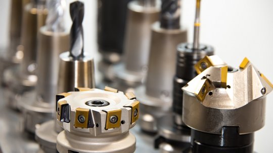Comenzile noi din industria prelucrătoare, pe total, au scăzut cu 3,5%, în ianuarie 2025